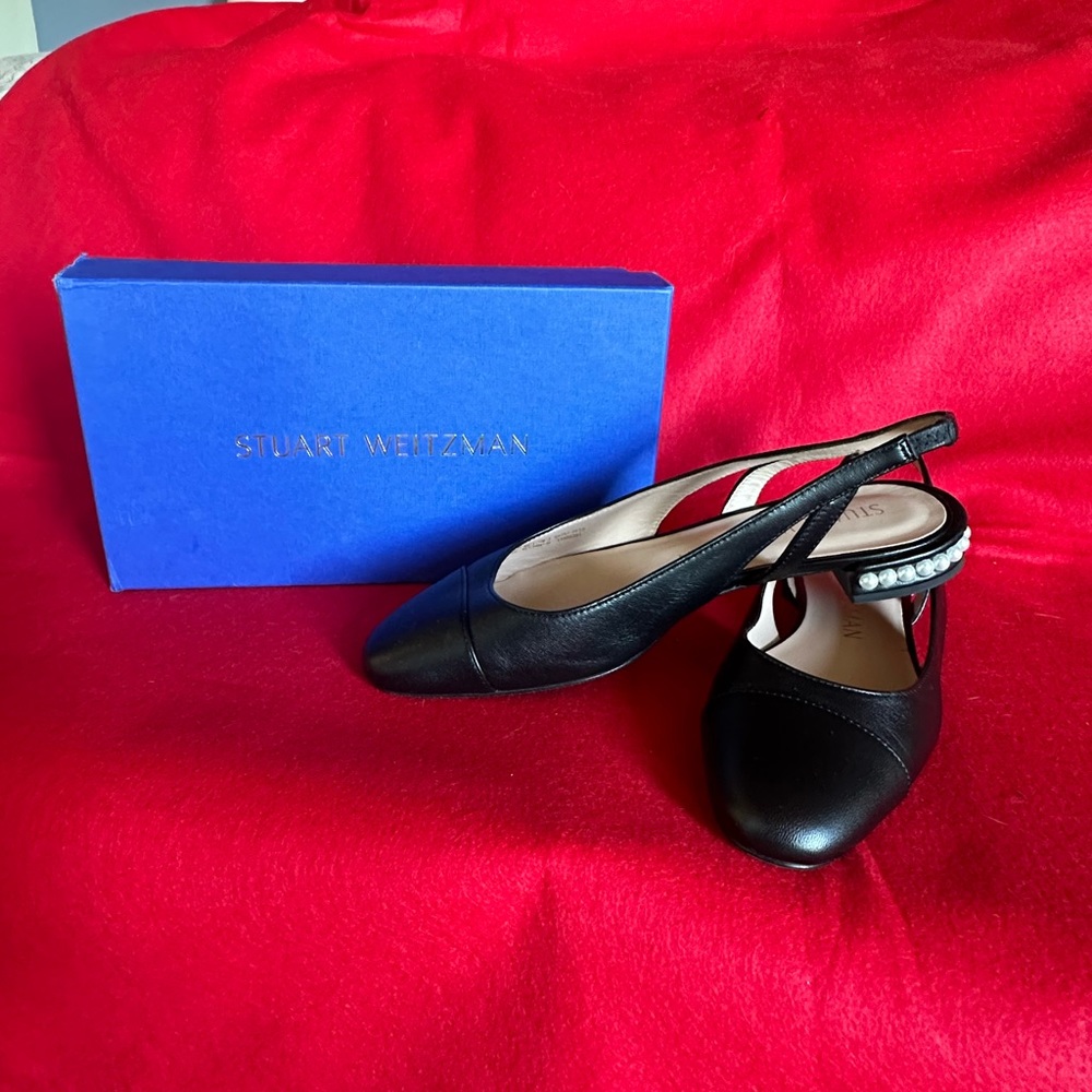 Stuart Weitzman black leather sling back flat with pearl detail.  Size 10